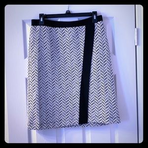 ZAC & RACHEL Herringbone Stretch Skirt Size  Medium